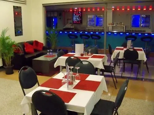 Mcguire'S Cbd Hotel Mackay